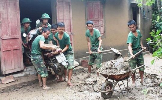 Hơn 7.000 cán bộ, chiến sĩ tham gia giúp dân ứng phó bão số 9