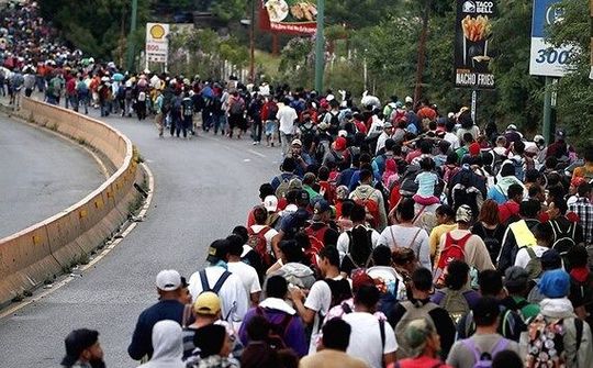 Mỹ đóng cửa biên giới với Mexico vì dòng người di cư quá tải