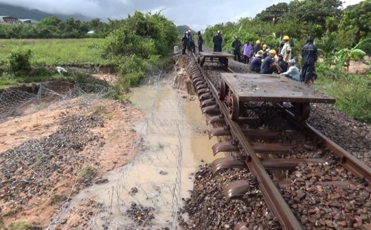 Yêu cầu tập trung ứng phó mưa lũ sau bão