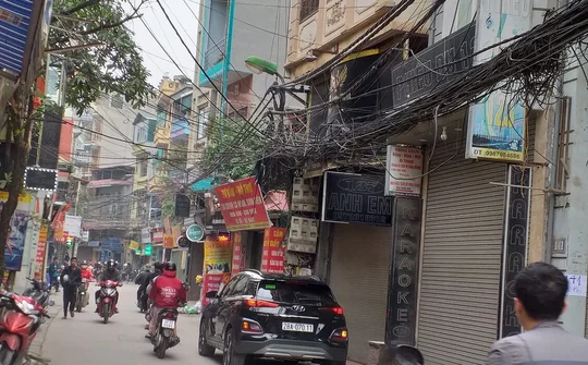 Triều Khúc (Thanh Trì): Chưa đủ điều kiện kinh doanh, các quán Karaoke vẫn hoạt động?