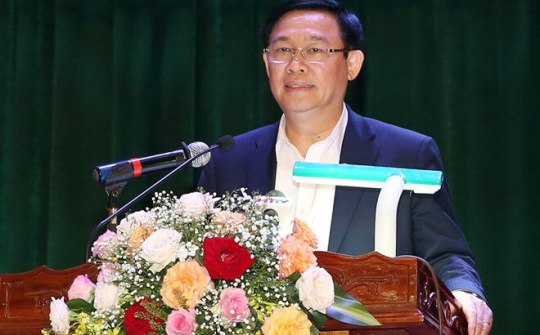 Phó Thủ tướng Vương Đình Huệ tiếp xúc cử tri Hà Tĩnh