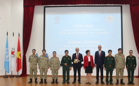 Training course held for staff of level-2 field hospital