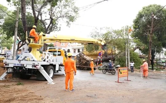 Hệ thống lưới điện các tỉnh phía Nam đã được khôi phục sau bão số 9