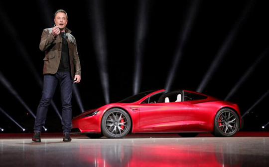 Tỷ phú Elon Musk thừa nhận sắp phải 'vĩnh biệt' xe điện Tesla