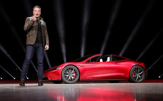 Tỷ phú Elon Musk thừa nhận sắp phải 'vĩnh biệt' xe điện Tesla