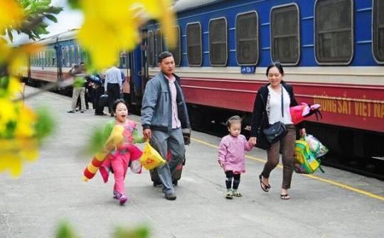 Đồng Nai dành tặng 1.600 vé tàu, xe cho công nhân nghèo về quê đón Tết Nguyên đán