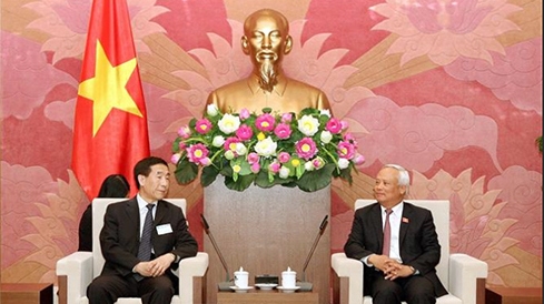 Vietnam, China to increase sharing legislative experience