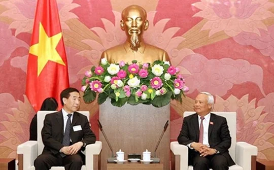 Vietnam, China to increase sharing legislative experience