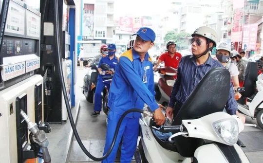 Giá xăng đồng loạt giảm hơn 1.000 đồng/lít từ 15h chiều nay