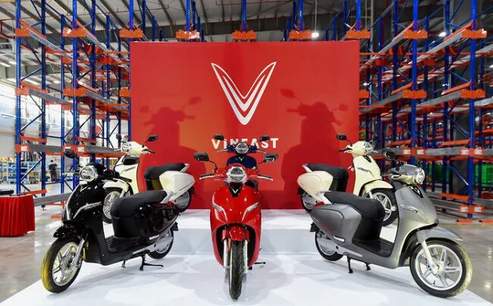 VinFast ra mắt mẫu xe máy điện thông minh