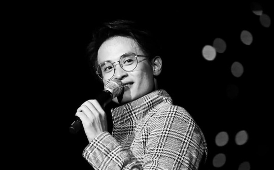 'Fan cuồng' là tuyển thủ bóng đá Quốc gia gửi email cho Hà Anh Tuấn xin mua vé concert