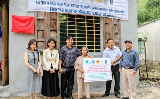 107 căn nhà chống lũ an toàn bàn giao cho người dân tỉnh Thừa Thiên - Huế