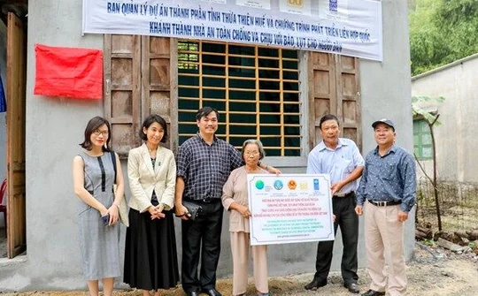 107 căn nhà chống lũ an toàn bàn giao cho người dân tỉnh Thừa Thiên - Huế