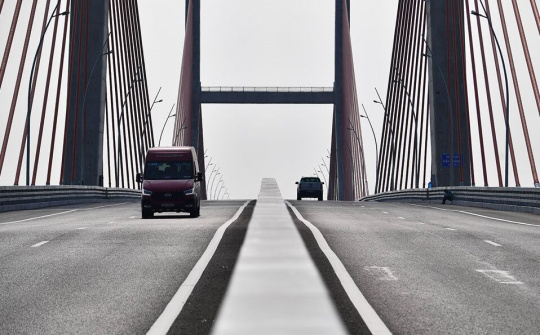 Chủ đầu tư lý giải việc mặt cầu Bạch Đằng bị lún, võng