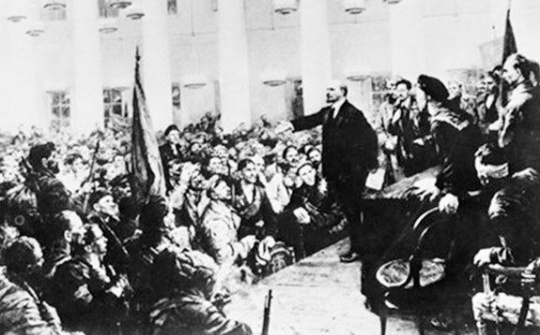 Tiếp tục kiên định đi theo con đường Cách mạng Tháng Mười Nga