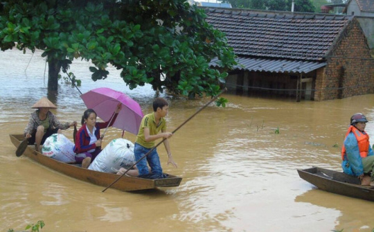 Bộ GTVT yêu cầu khẩn trương khắc phục mưa lũ tại miền Trung