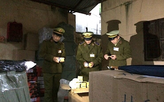 Thu giữ hơn 2.800 sản phẩm mỹ phẩm nhập lậu