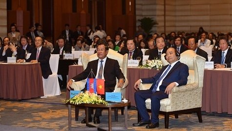 Vietnam, Cambodia PMs attend business forum