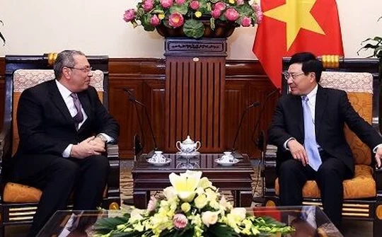 Phó Thủ tướng, Bộ trưởng Ngoại giao Phạm Bình Minh tiếp Đại sứ Ai Cập