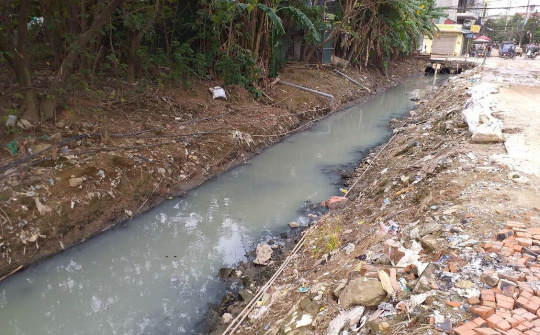 Thanh Trì (Hà Nội): Nhà máy bê tông Việt Tiệp 'bị tố' xả thải gây ô nhiễm