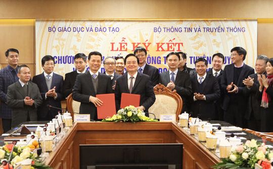 Bộ TT&TT và Bộ GD-ĐT ký kết hợp tác về tuyên truyền và ứng dụng CNTT giai đoạn 2018-2022