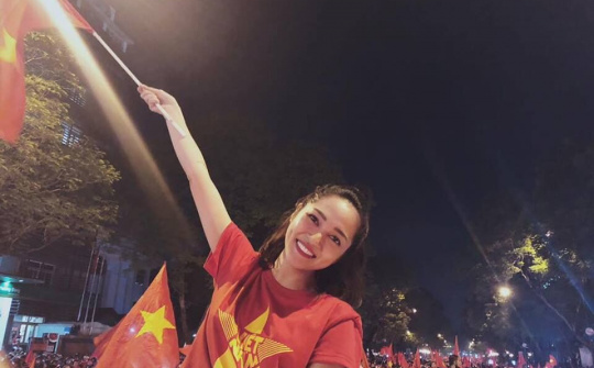 Hình ảnh đẹp khi sao Việt mừng tuyển Việt Nam vô địch AFF Cup