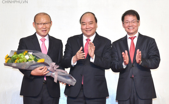 Thủ tướng Nguyễn Xuân Phúc biểu dương tinh thần thi đấu của Đội tuyển Việt Nam