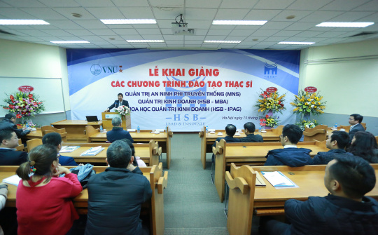 ĐHQG Hà Nội khai giảng 3 chương trình đào tạo thạc sĩ khoa Quản trị và Kinh doanh