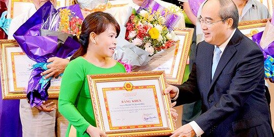 Cán bộ, đảng viên không còn đủ uy tín thì nên từ chức