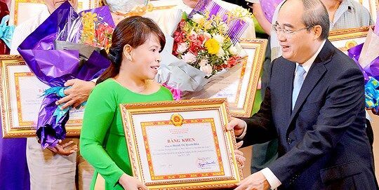 Cán bộ, đảng viên không còn đủ uy tín thì nên từ chức