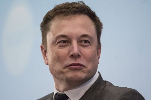 Tỷ phú Richard Branson khuyên ông chủ Tesla 'ngủ nhiều hơn và ngừng luyên thuyên trên Twitter'