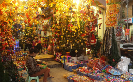 Sôi động thị trường Noel