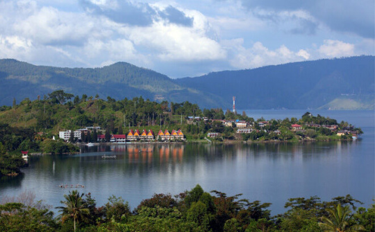 Đến Sumatra chiêm ngưỡng Toba, hồ nước được mệnh danh 'đẹp nhất Đông Nam Á'