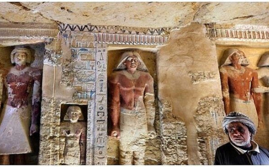 Phát hiện ngôi mộ cổ gần 5.000 năm còn vẹn nguyên ở Ai Cập