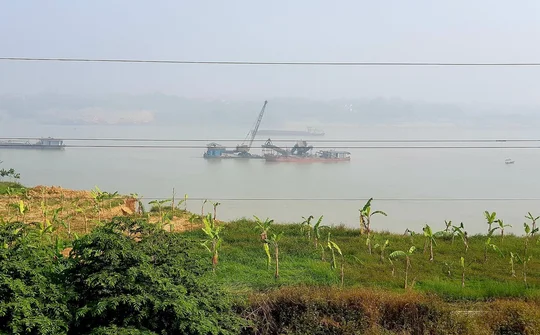 Nhức nhối 'cát tặc' tại Việt Trì (Phú Thọ): Lực lượng chức năng nói không - thực tế có!