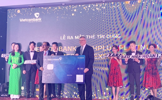 Vietcombank và American Express ra mắt sản phẩm thẻ cao cấp