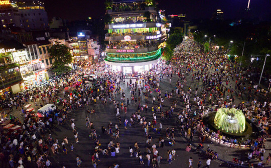 Sắp ban hành Bộ quy tắc ứng xử tại phố đi bộ quanh hồ Hoàn Kiếm