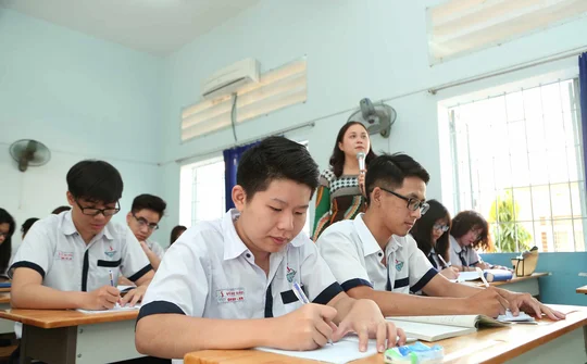 Ôn thi THPT quốc gia: Hiệu quả nhưng không quá tải