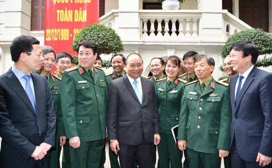 Thủ tướng thăm Báo Quân đội nhân dân
