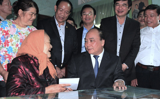 Dành hơn 362 tỷ đồng tặng quà Tết cho người có công