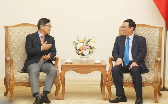 Phó thủ tướng: Tạo thuận lợi cho Samsung xây dựng Việt Nam thành cứ điểm toàn cầu