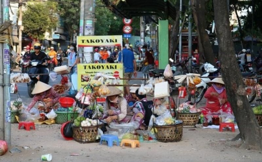 Ngành thuế muốn đưa xe ôm, quán cóc vào dữ liệu quản lý