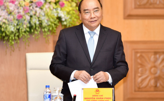 Thủ tướng đề nghị Tổ tư vấn kinh tế hiến kế tránh bẫy thu nhập trung bình