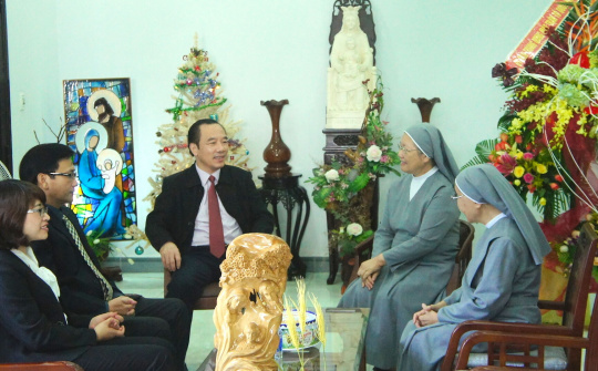 Uỷ ban Trung ương MTTQ Việt Nam chúc mừng Giáng sinh tại Đà Nẵng