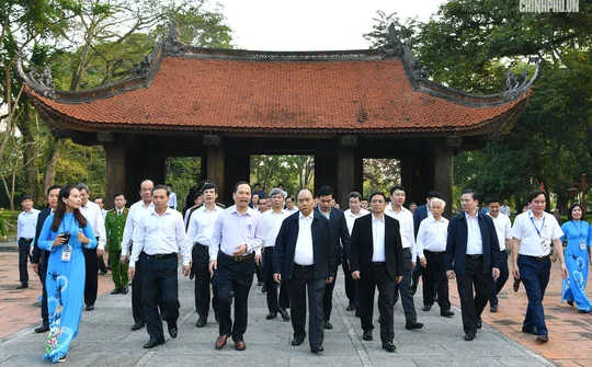 Thủ tướng thăm Lam Kinh và các cơ sở động lực kinh tế của Thanh Hóa