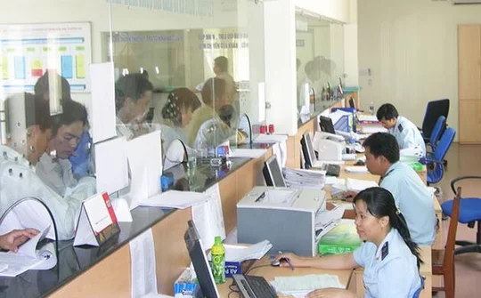 Ngành Hải quan thu ngân sách cán mốc 300 nghìn tỷ đồng