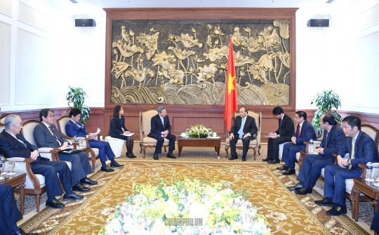 Thủ tướng tiếp Quyền Tổng Thư ký Đảng Dân chủ tự do Nhật Bản