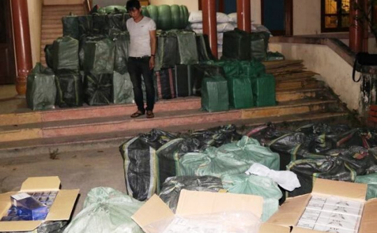 Quảng Trị: Bắt giữ 41.000 gói thuốc lá nhập lậu trên xe container