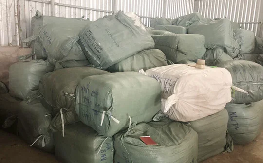 Triệt phá đường dây buôn lậu 90 tấn hàng ở An Giang