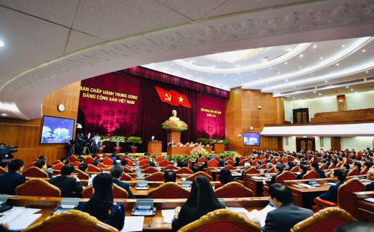 Trung ương hoan nghênh Bộ Chính trị, Ban Bí thư nghiêm túc phê và tự phê